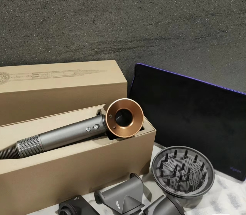 Salon Dysons Supersonic Hair Dryer With Accessories for Dysons Supersonic Hair Care - Image 3